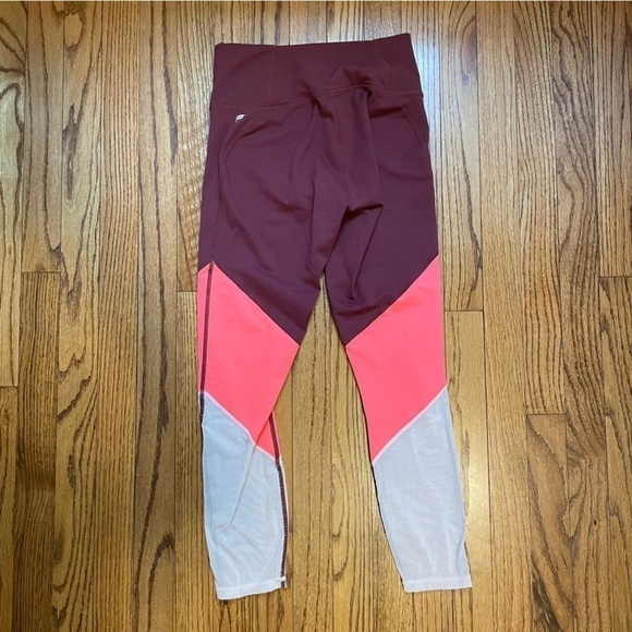 Like New: Women’s Fabletics high waisted 7/8 powerhold leggings, size: small - Picture 4 of 8